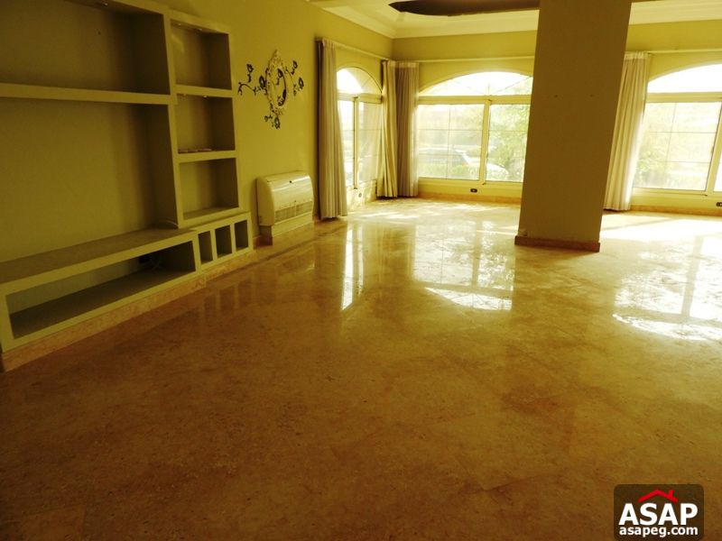 Apartment with Garden in West Golf Apartment with Garden in West Golf