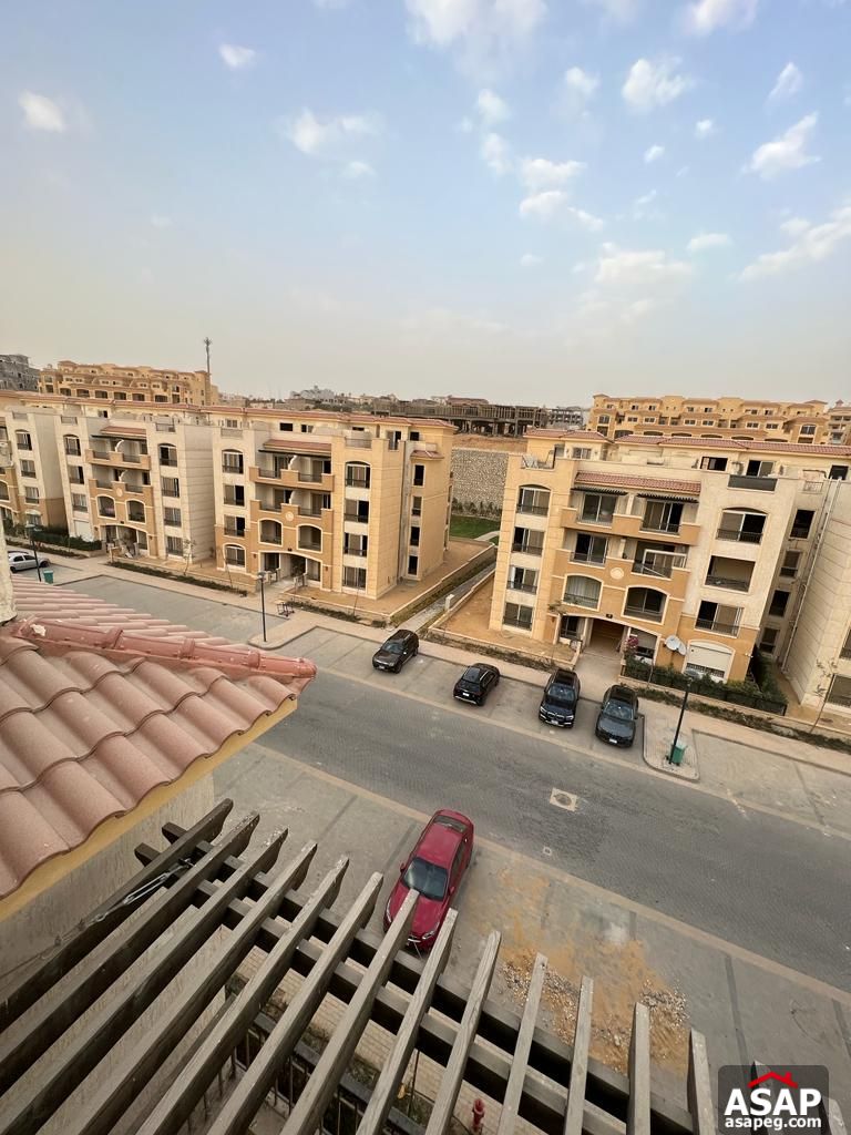 Penthouse with Lake View for Sale in Stone Residence Penthouse with Lake View for Sale in Stone Residence