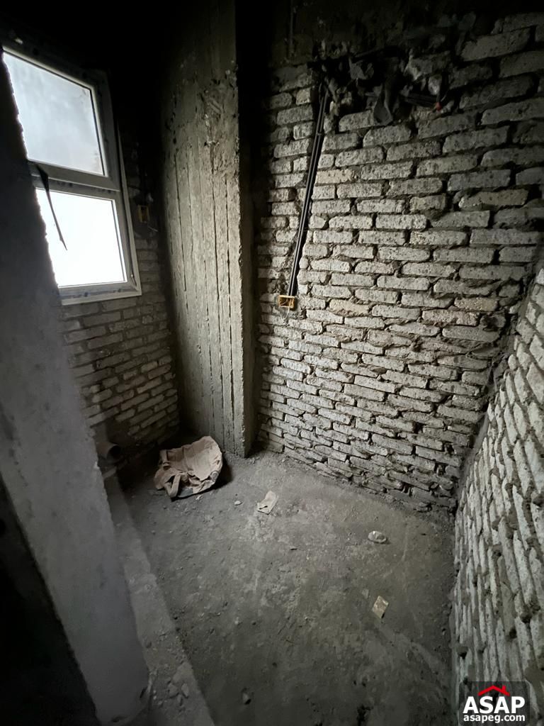 Penthouse with Lake View for Sale in Stone Residence Penthouse with Lake View for Sale in Stone Residence