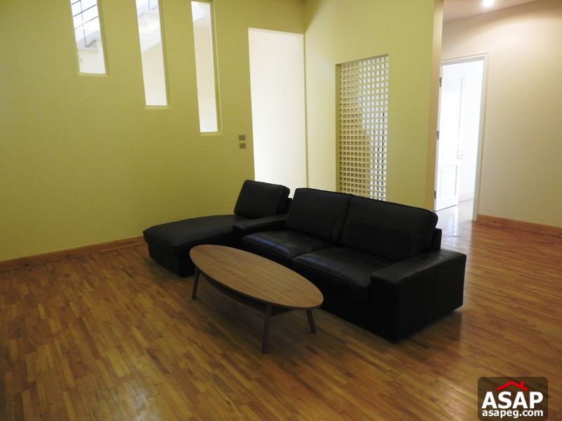 Villa with Swimming Pool in West Golf for Rent