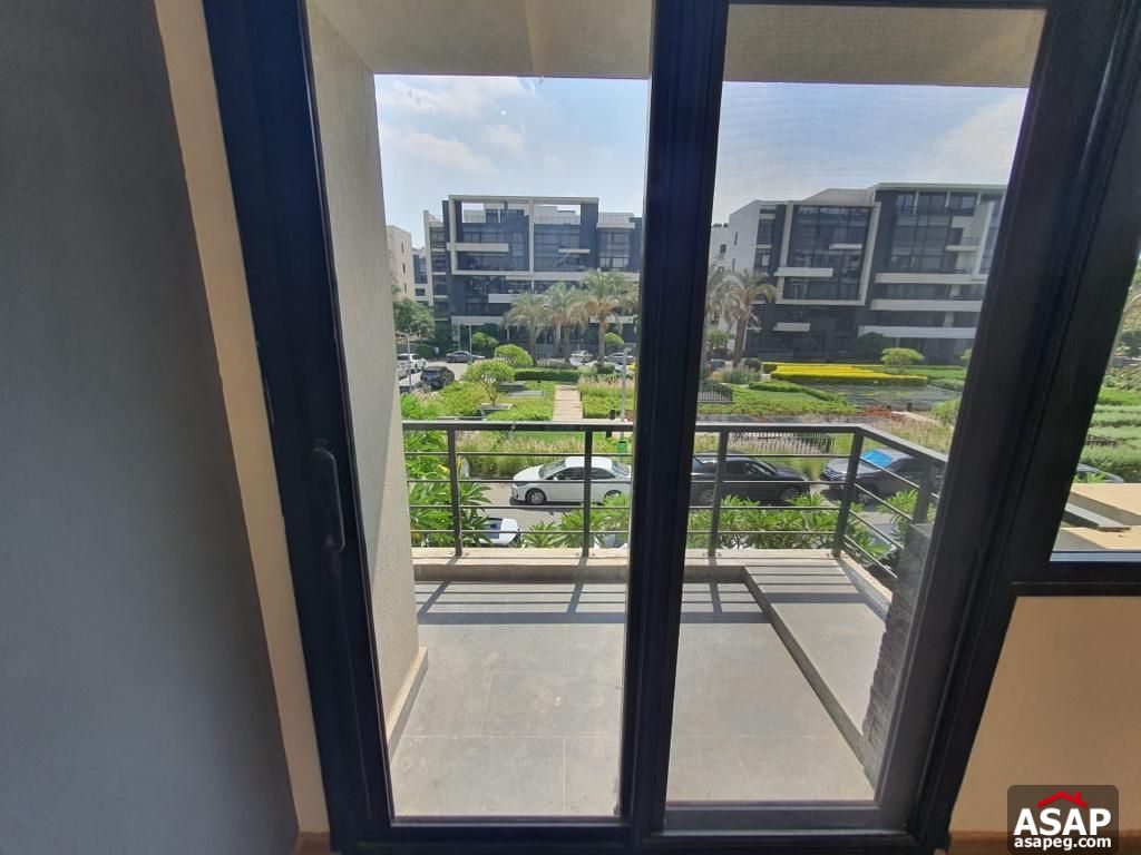 Semi Furnished Apartment for Rent in The WaterWay