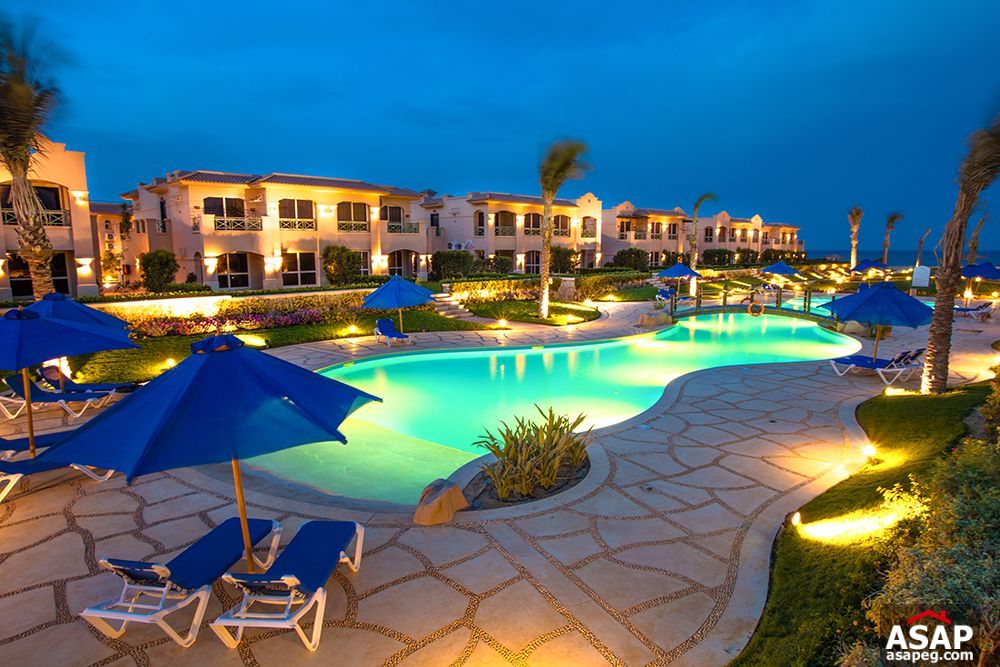 Twin house First row on sea in La Vista Gardens