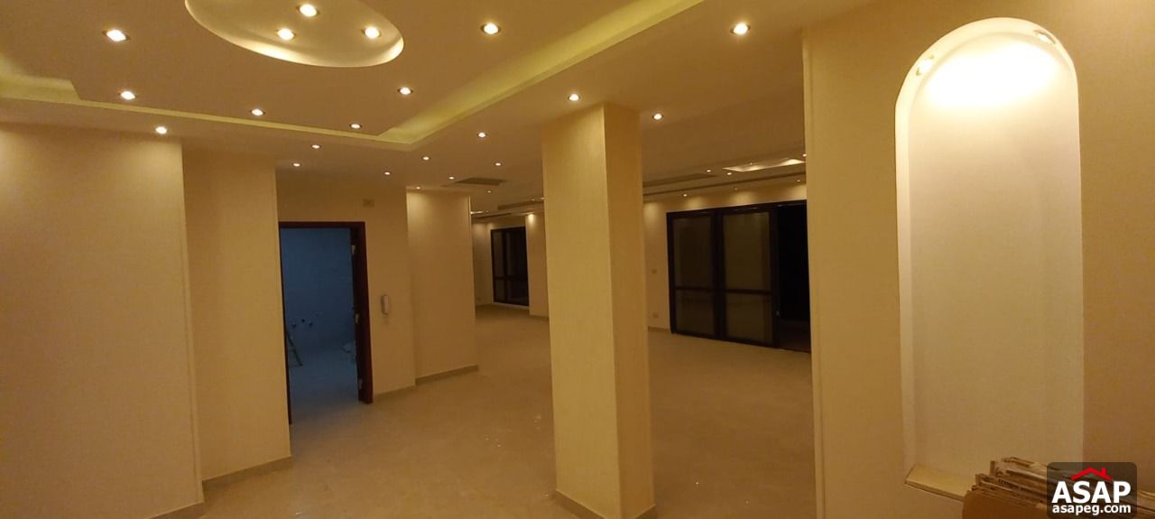 Apartment for Sale in Eastown Compound Apartment for Sale in Eastown Compound