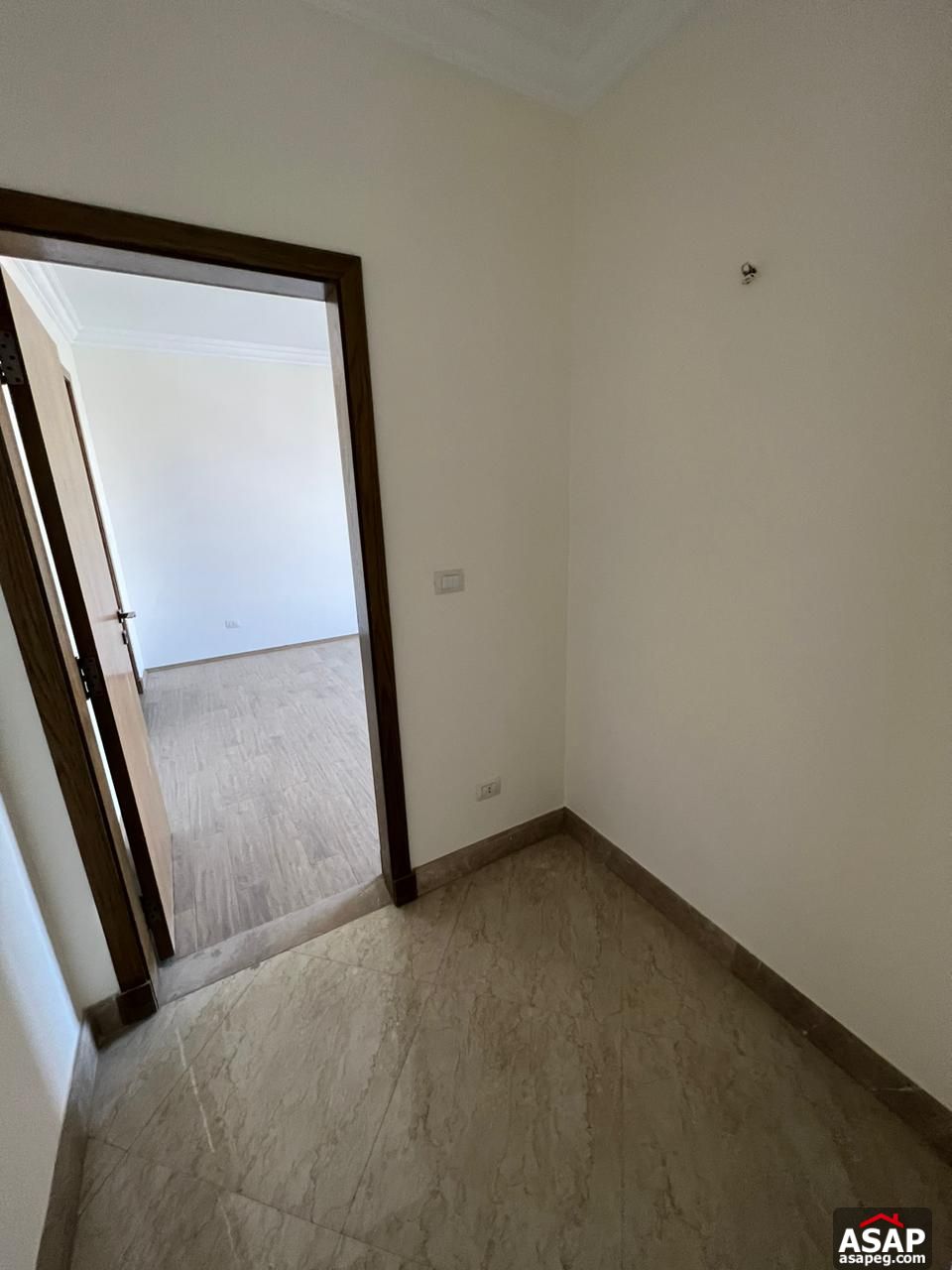 Semi Furnished Apartment for Rent in Eastown Semi Furnished Apartment for Rent in Eastown