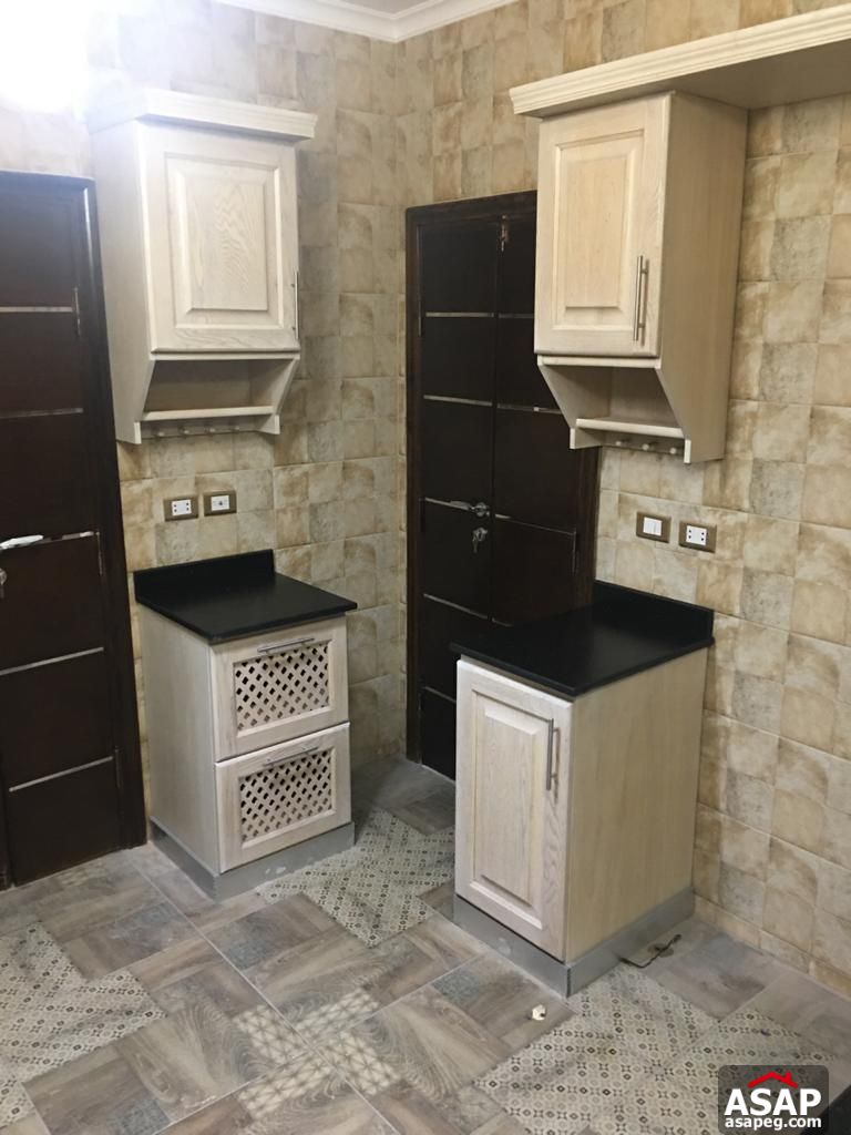 Duplex with Garden in Eastown for Rent