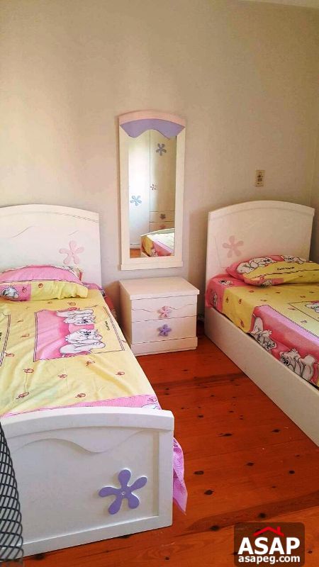 Apartment with Balcony for Rent in Beverly Hills