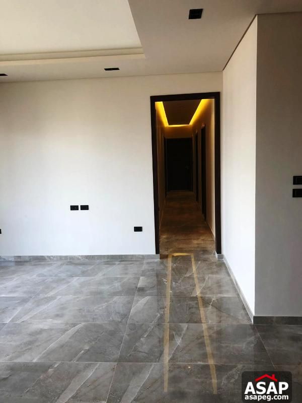 Property with Garden View in Eastown Property with Garden View in Eastown