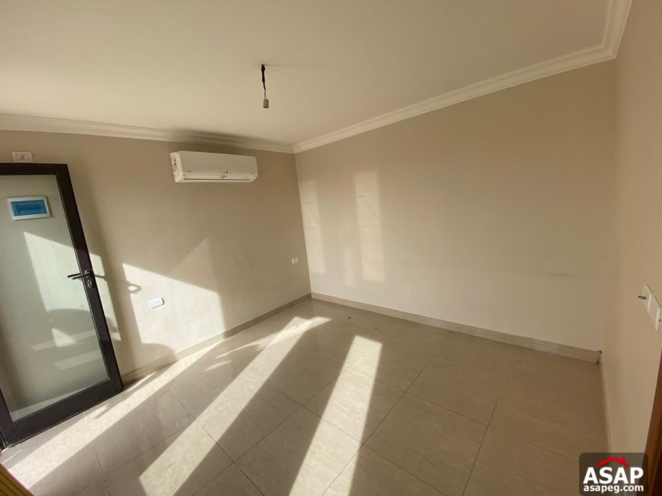 Studio for Rent in Westown Studio for Rent in Westown