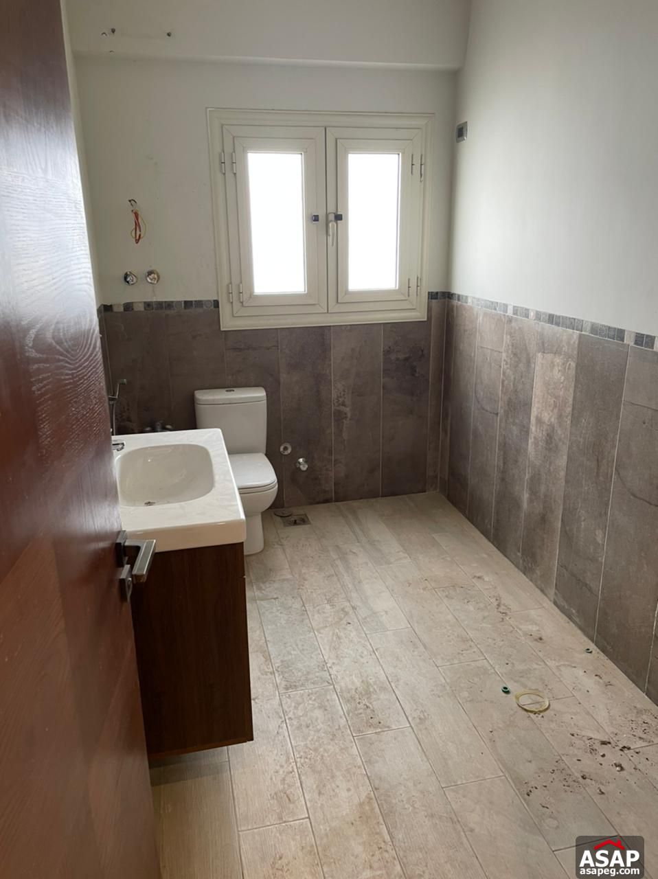 Finished Duplex for Sale in West Golf Finished Duplex for Sale in West Golf