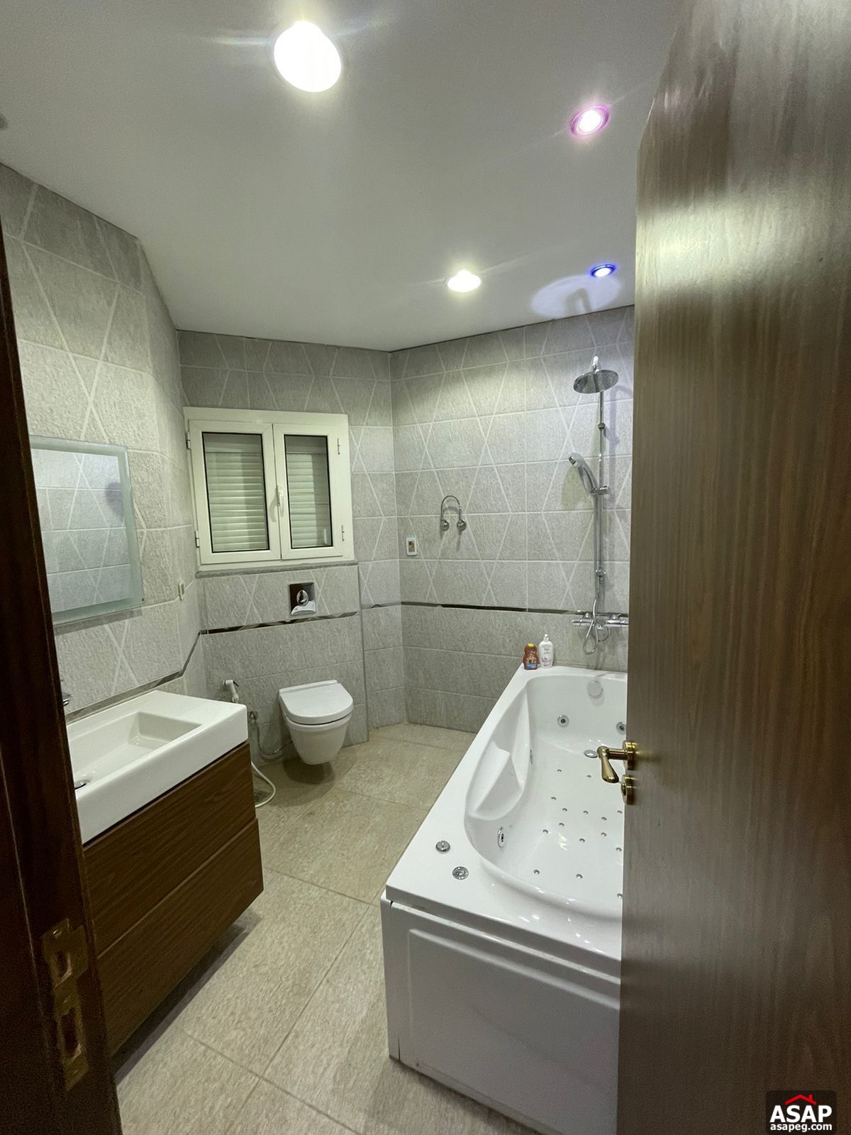 Apartment with Pool View for Rent in MVHP