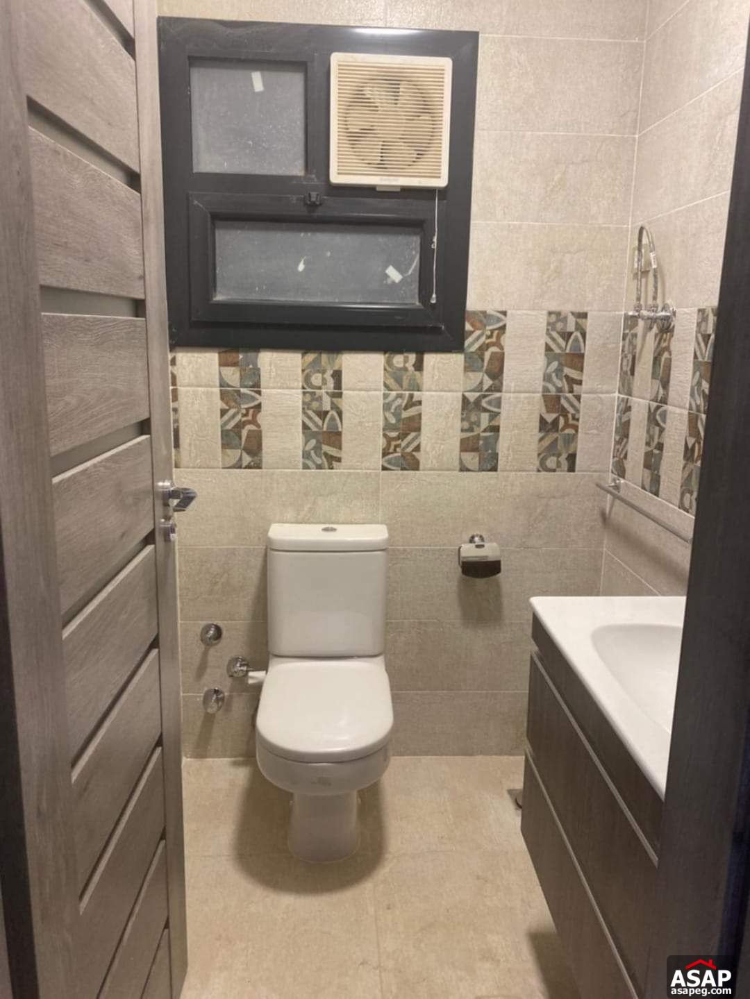 Apartment for Rent in Azad Compound Apartment for Rent in Azad Compound