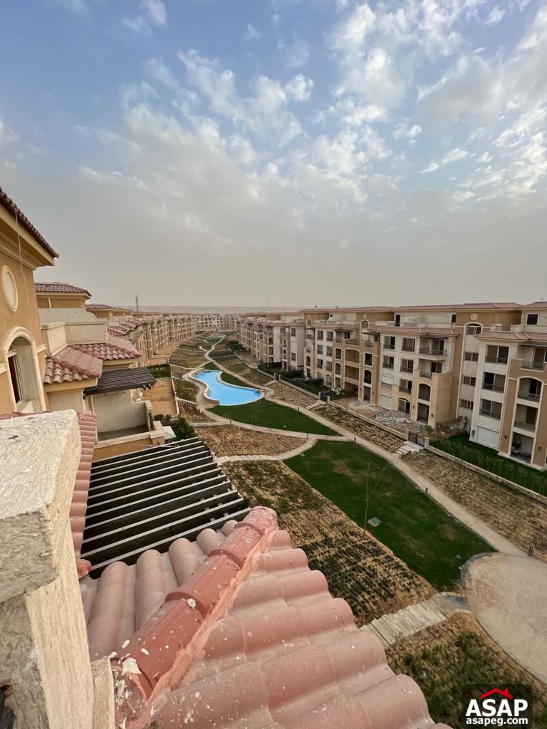 Penthouse with Lake View for Sale in Stone Residence Penthouse with Lake View for Sale in Stone Residence