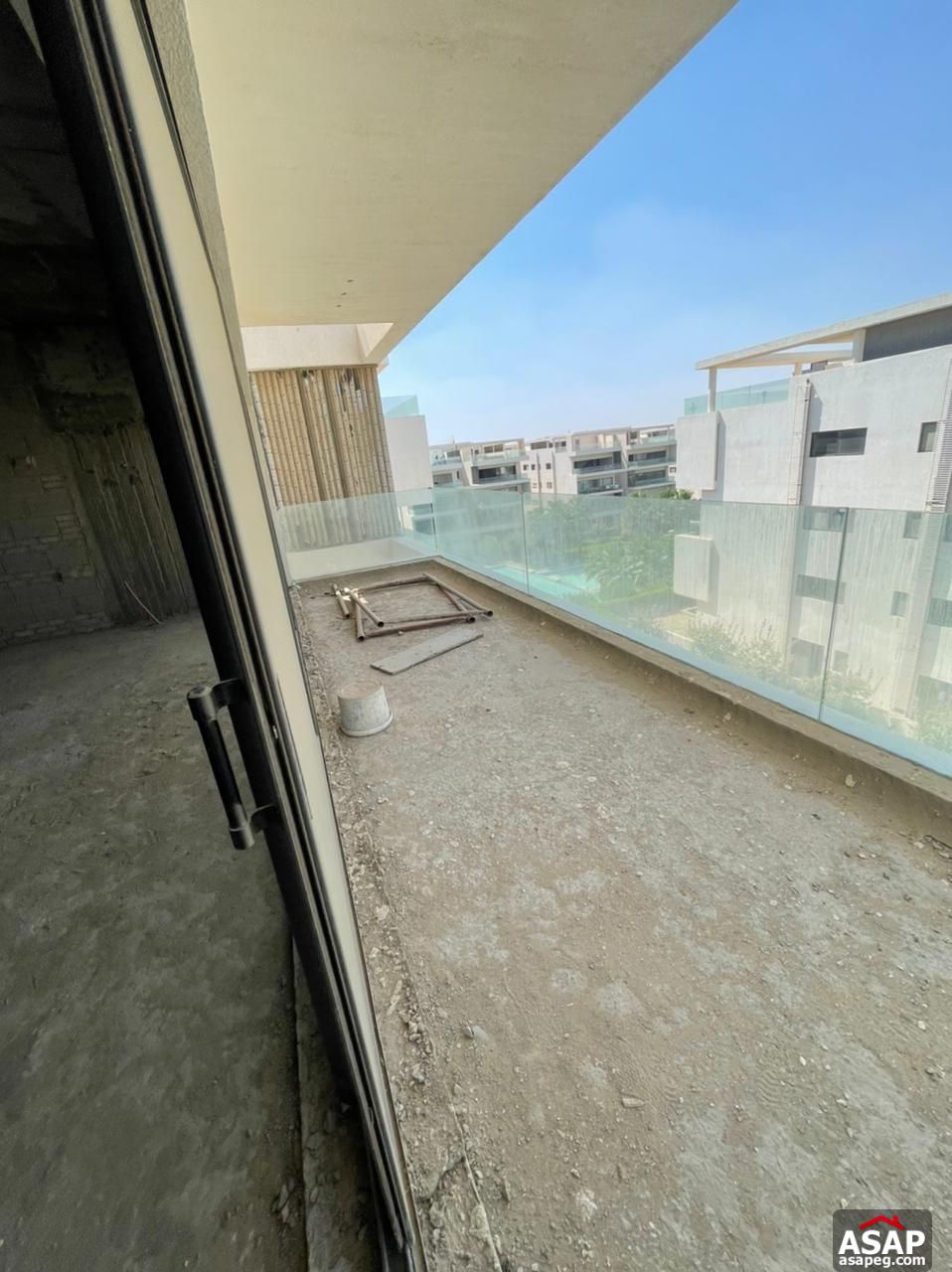 Penthouse with Pool for Sale in Lake View Residence Penthouse with Pool for Sale in Lake View Residence