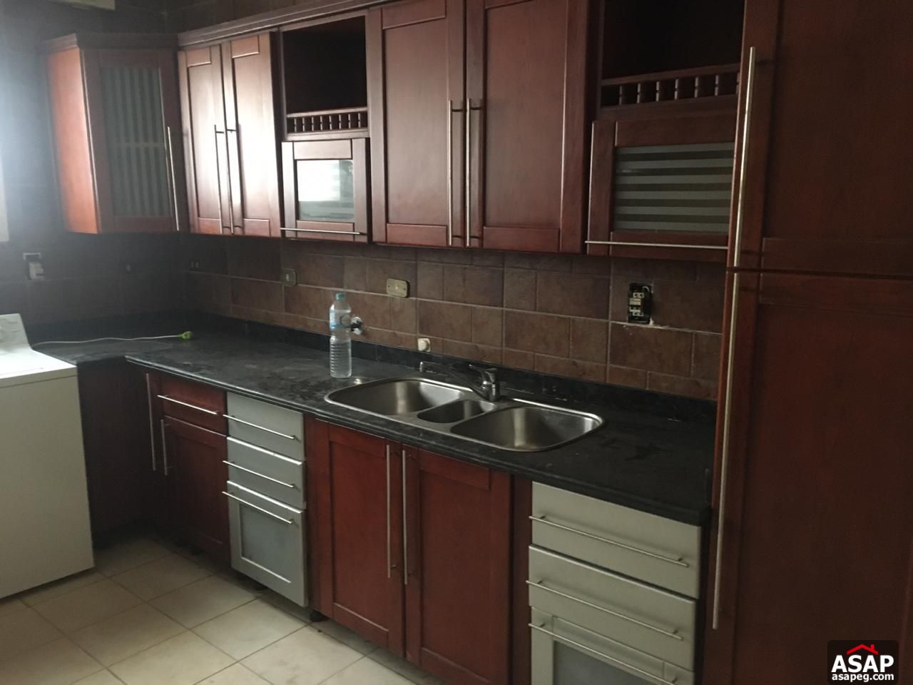 Apartment with Garden View for Rent in West Golf