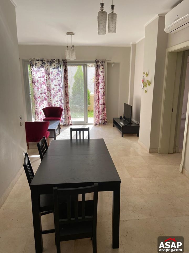 Studio with Private Garden in Village Gate