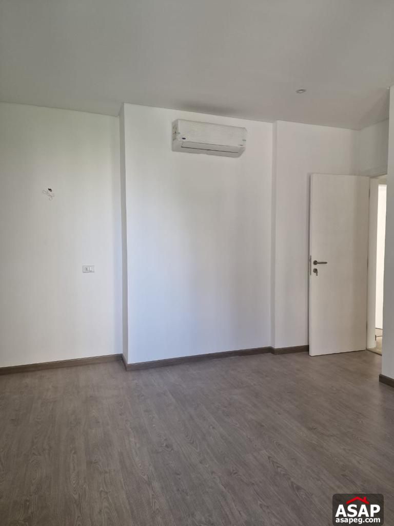 Apartment in Village Gate Palm Hills Apartment in Village Gate Palm Hills