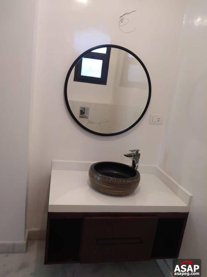 Duplex with Garden for Rent in Eastown