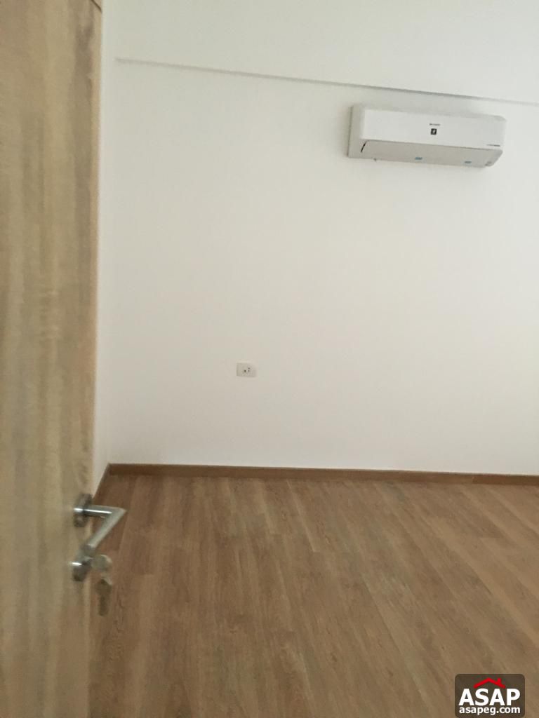 Semi Furnished Apartment for Rent in Fifth Square