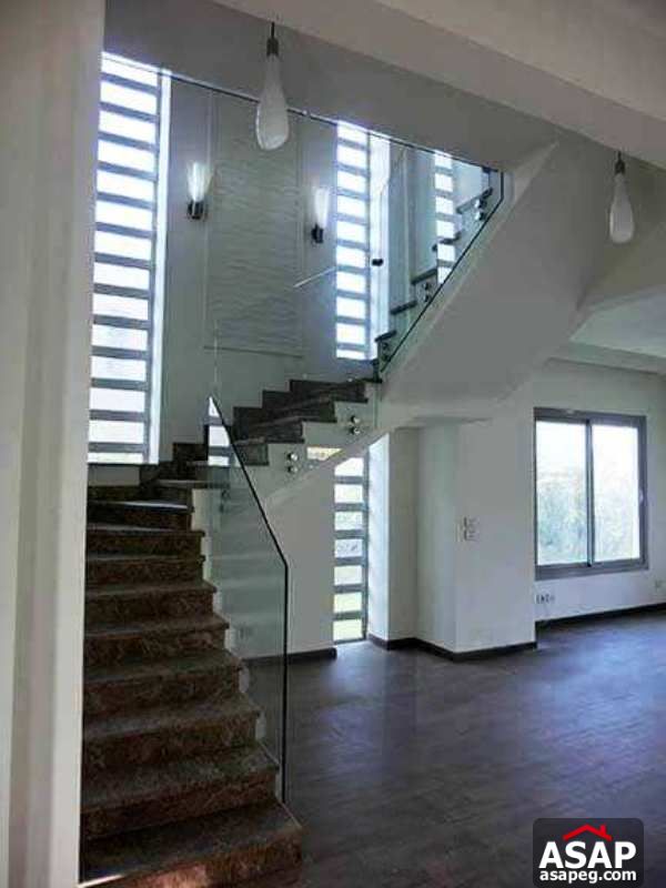 Villa with Garden for Rent in Allegria Villa with Garden for Rent in Allegria