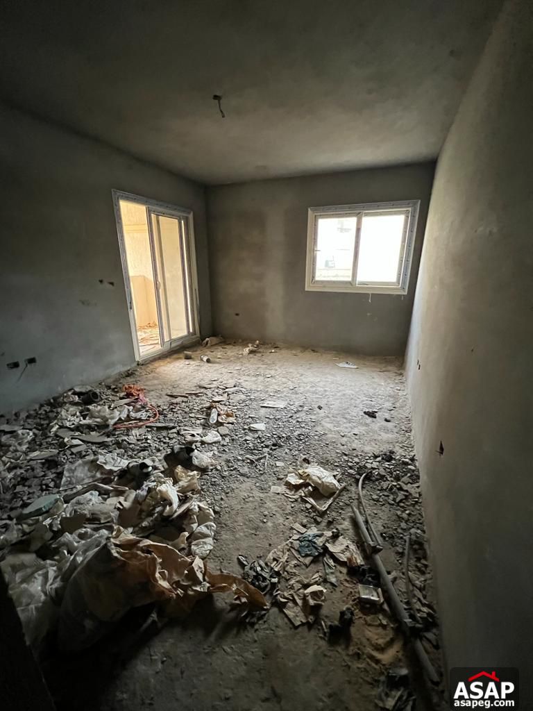 Ground Floor for Sale in Stone Residence