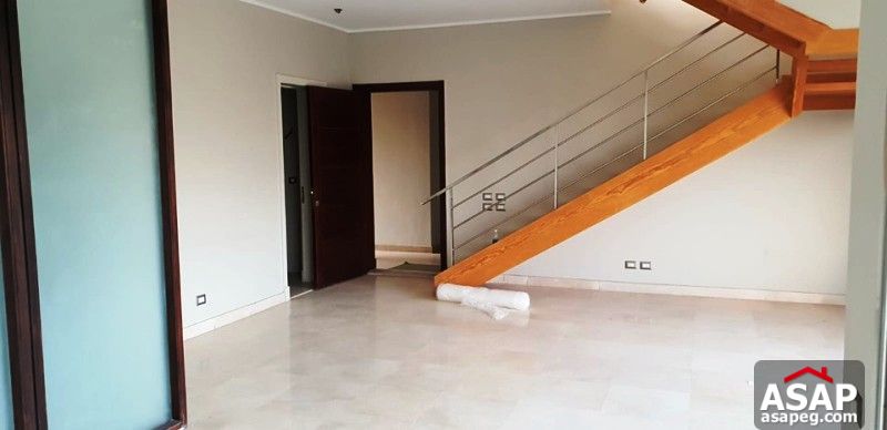 Penthouse in Village Gate Palm Hills for Rent