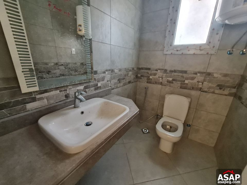 Stand Alone for Rent in Hyde Park