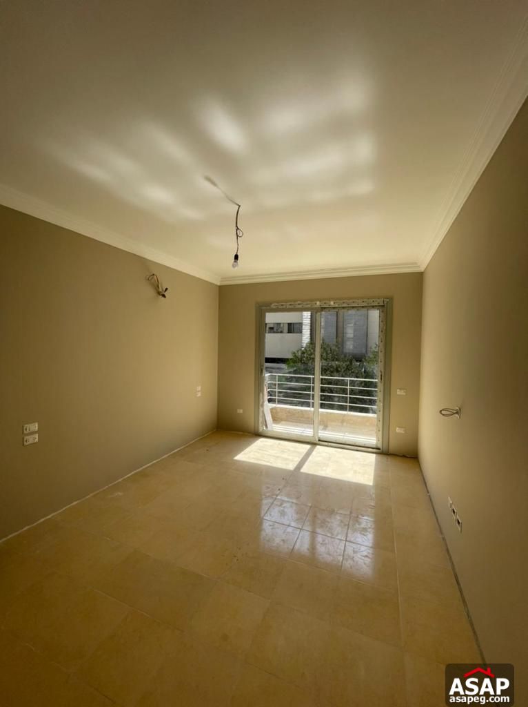 Duplex with Garden for Sale in Village Avenue Duplex with Garden for Sale in Village Avenue