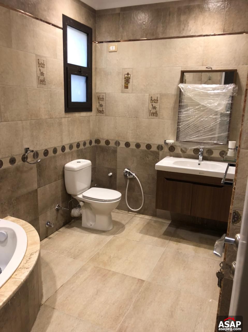 Duplex with Garden for Rent in Eastown Duplex with Garden for Rent in Eastown