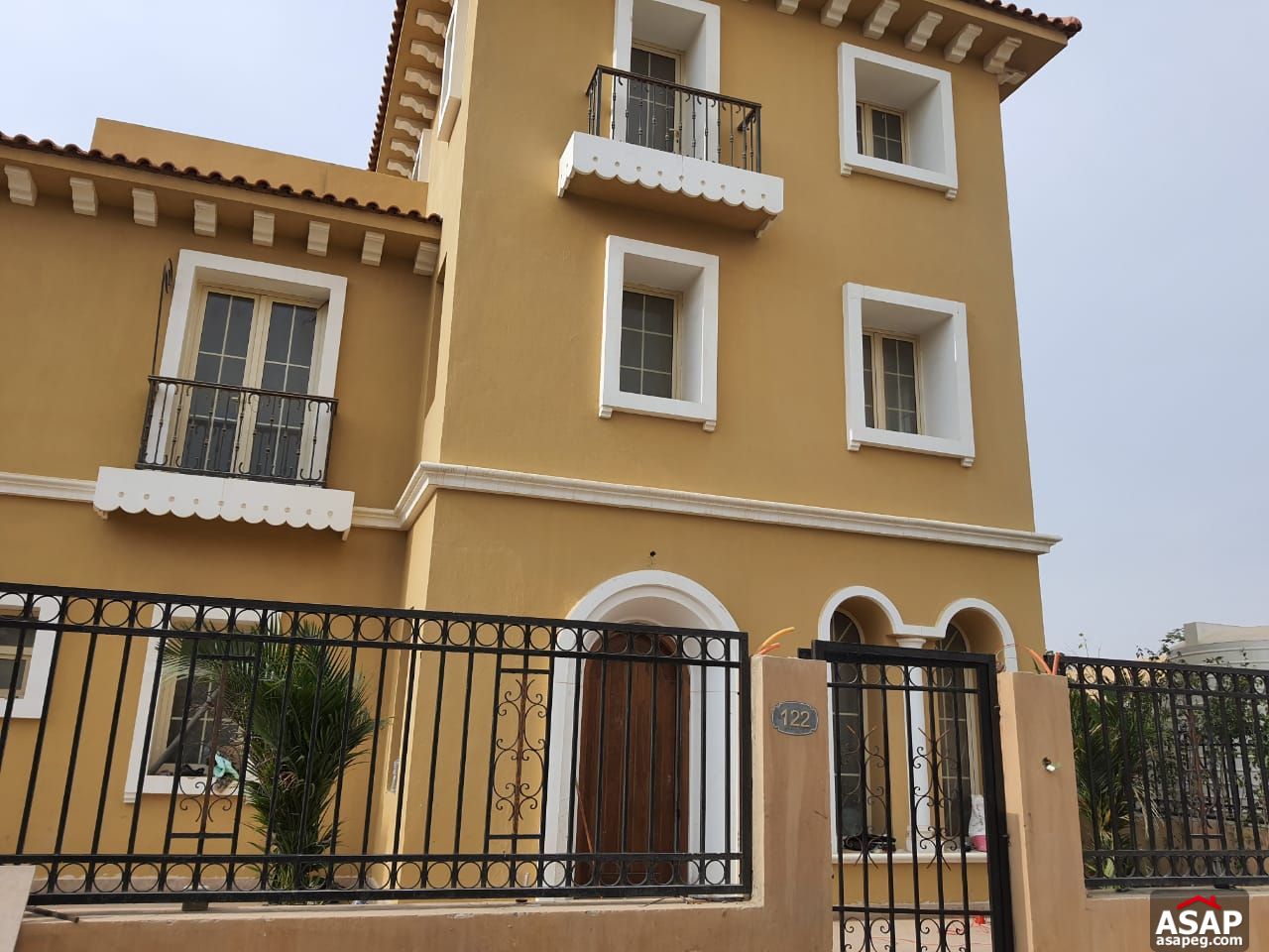 Stand Alone with Swimming Pool for Rent in Hyde Park Stand Alone with Swimming Pool for Rent in Hyde Park