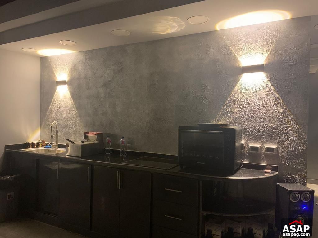 Penthouse with Roof for Sale in Galleria Moon Valley Penthouse with Roof for Sale in Galleria Moon Valley