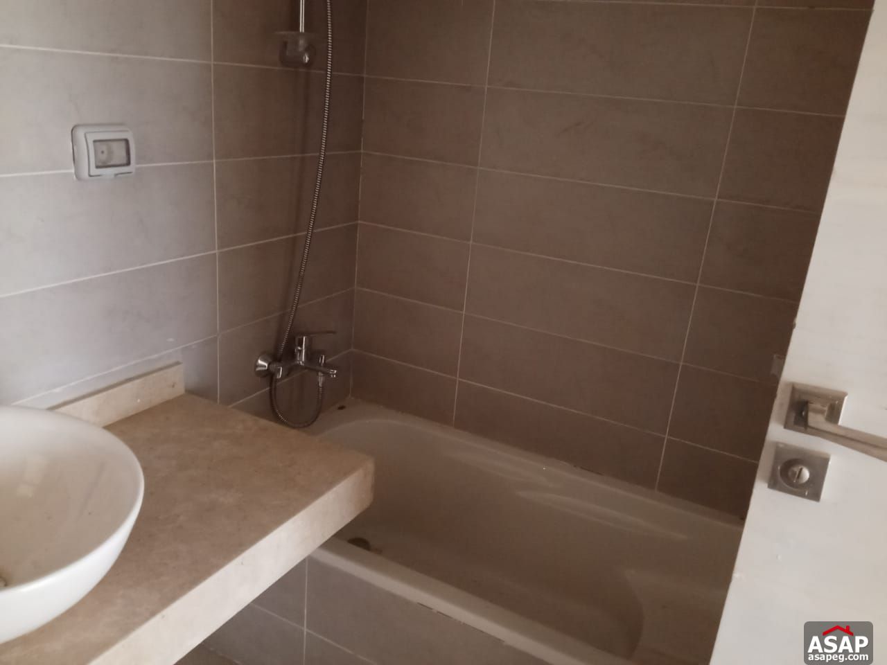 Ground Floor for Rent in Village Gate Ground Floor for Rent in Village Gate