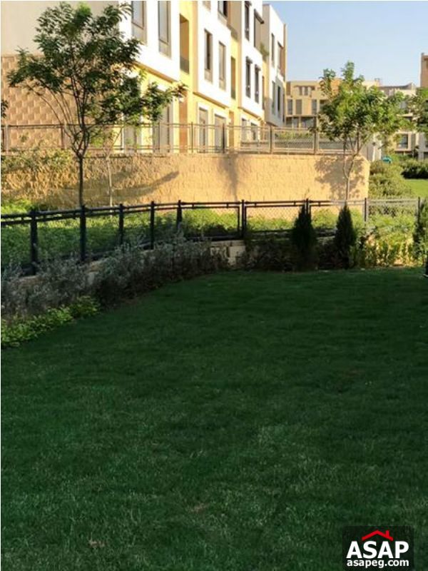 Twin House with Big Garden in Beverly Hills