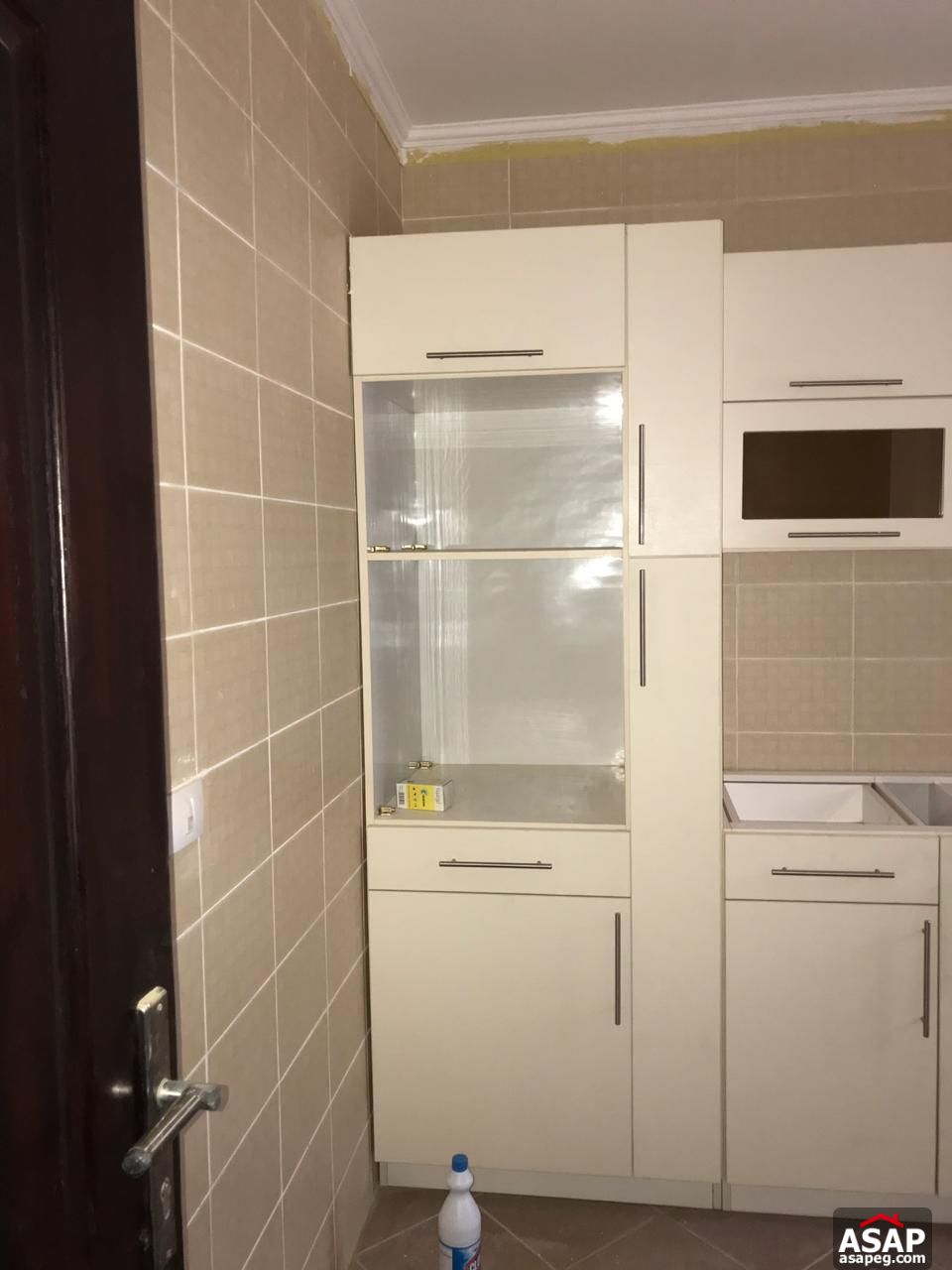 Apartment with Kitchen for Sale in Highland Park Compound Apartment with Kitchen for Sale in Highland Park Compound