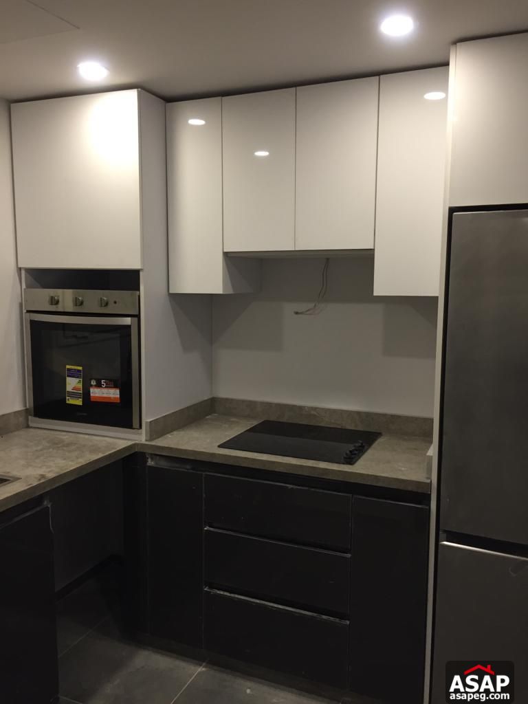 Studio with Garden View for Sale in Hyde Park Studio with Garden View for Sale in Hyde Park