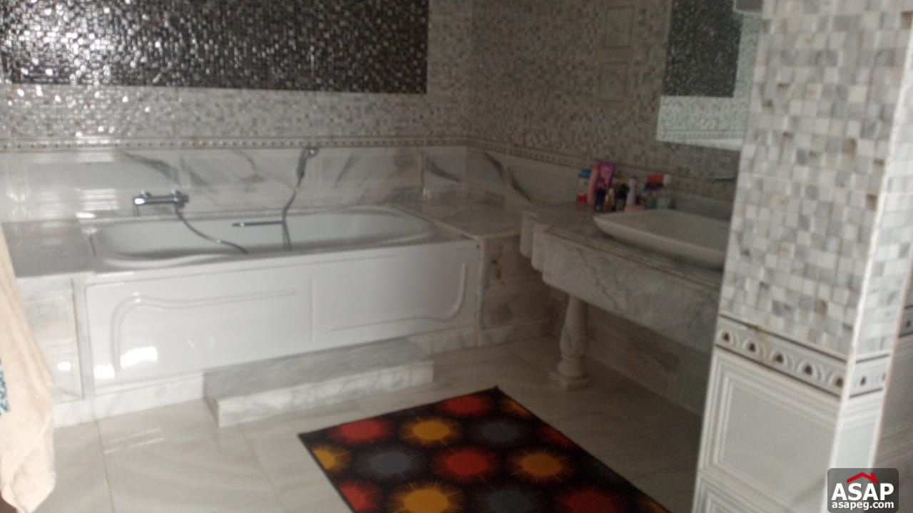 Villa with Swimming Pool for Rent in El Rabwa Compound