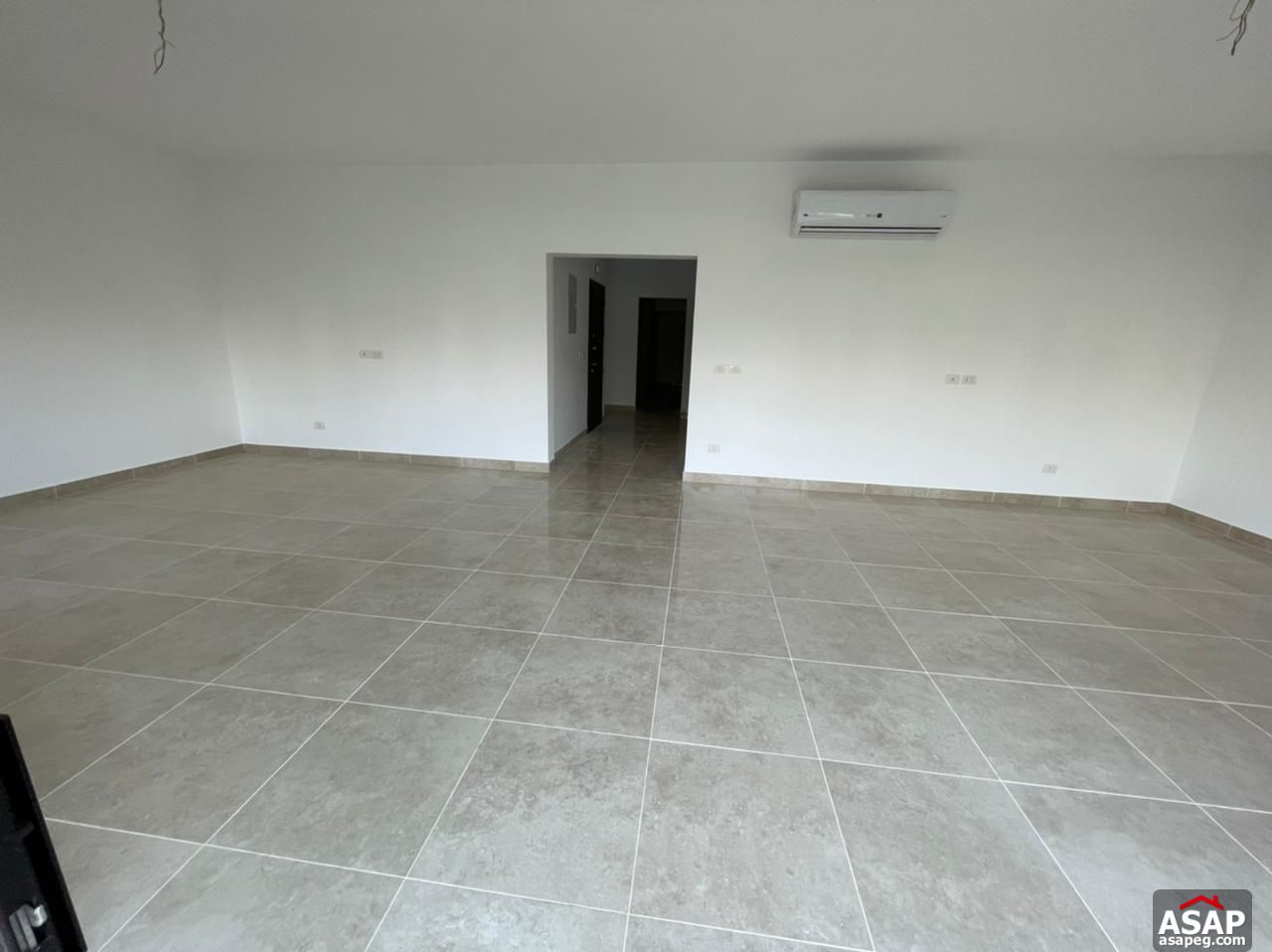 Apartment with Garden for Rent in Fifth Square Apartment with Garden for Rent in Fifth Square