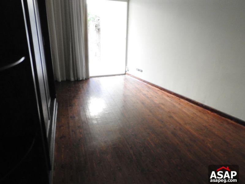 Apartment with Garden in West Golf Apartment with Garden in West Golf