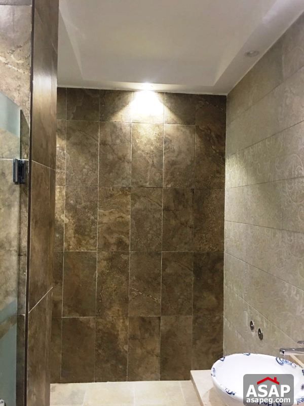 Roof for Rent in West Arabella