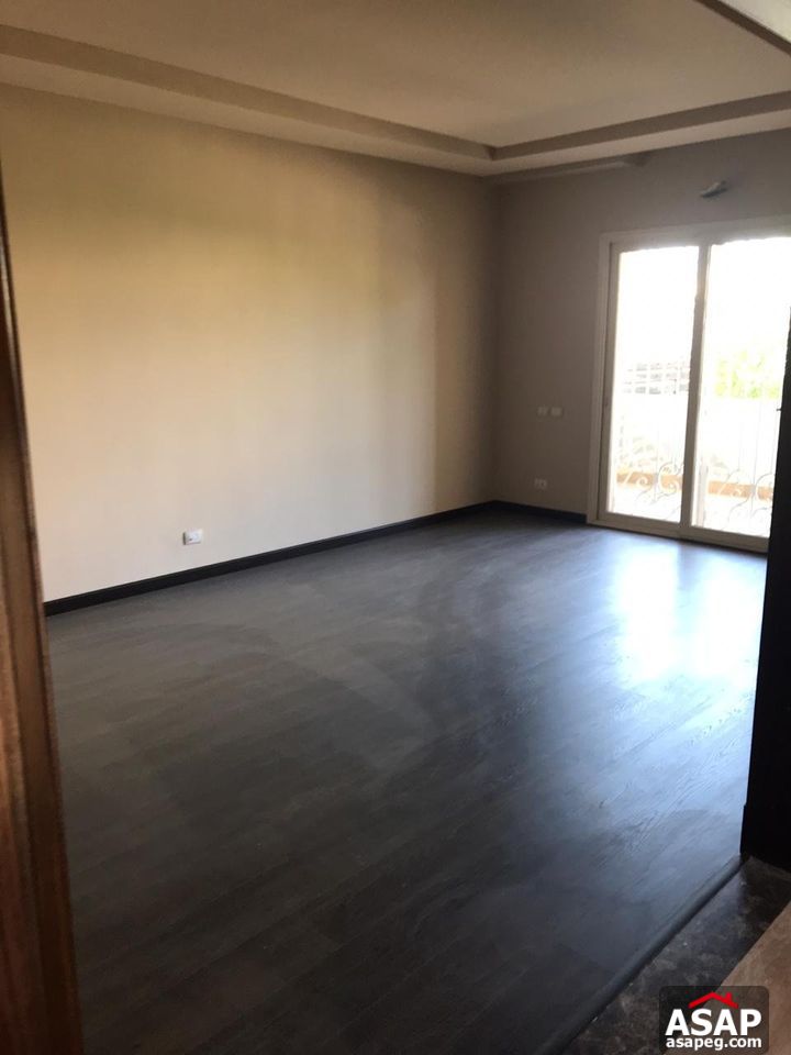 Twin House for Rent in Greens Compound Twin House for Rent in Greens Compound