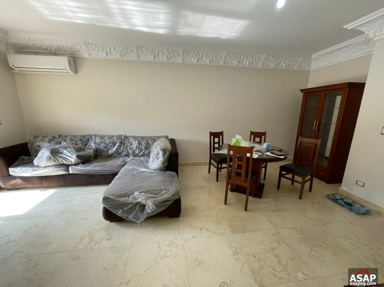 Furnished Apartment for Rent in Eastown Furnished Apartment for Rent in Eastown