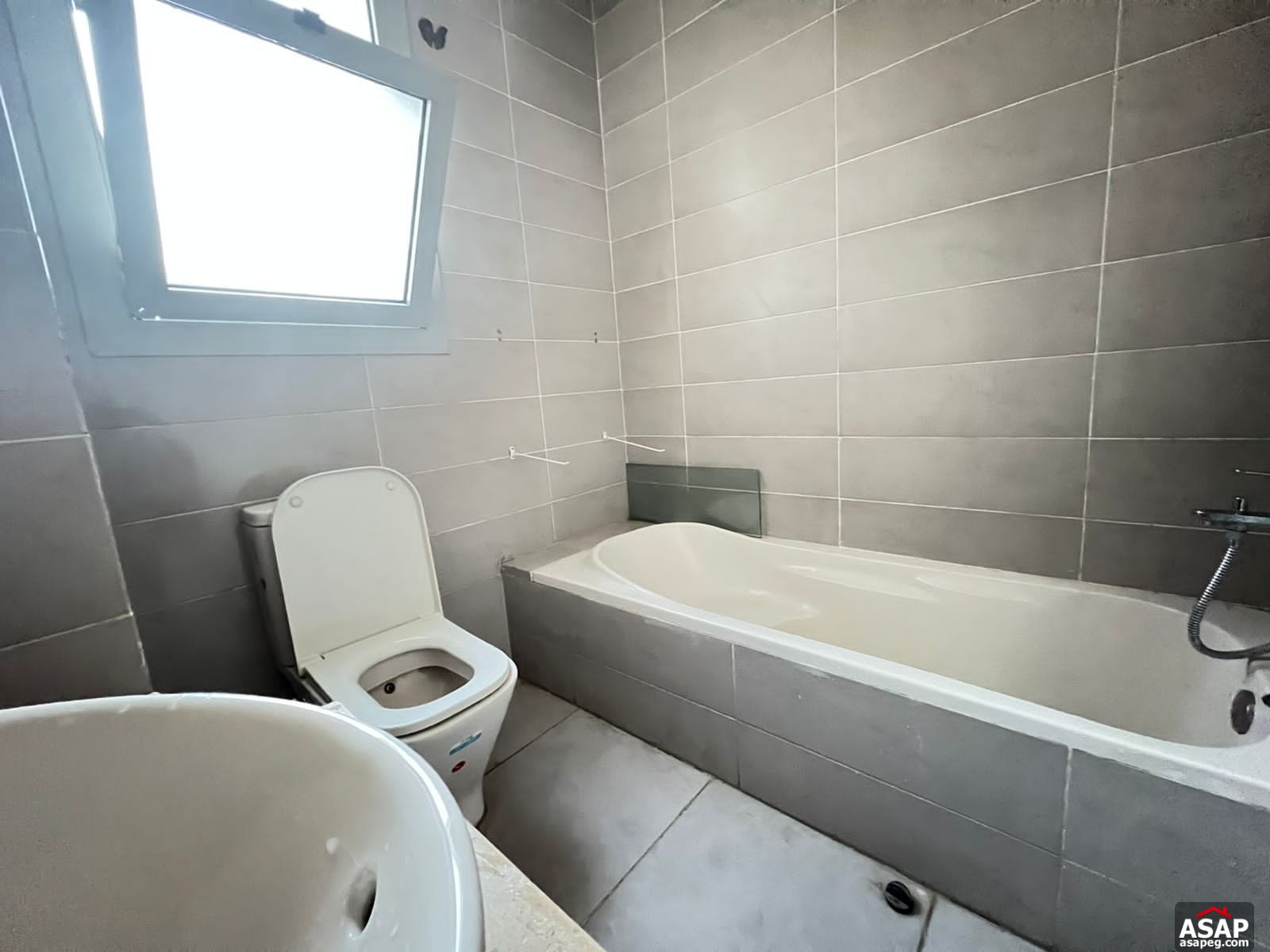 Studio with Garden for Rent in Village Gate Studio with Garden for Rent in Village Gate