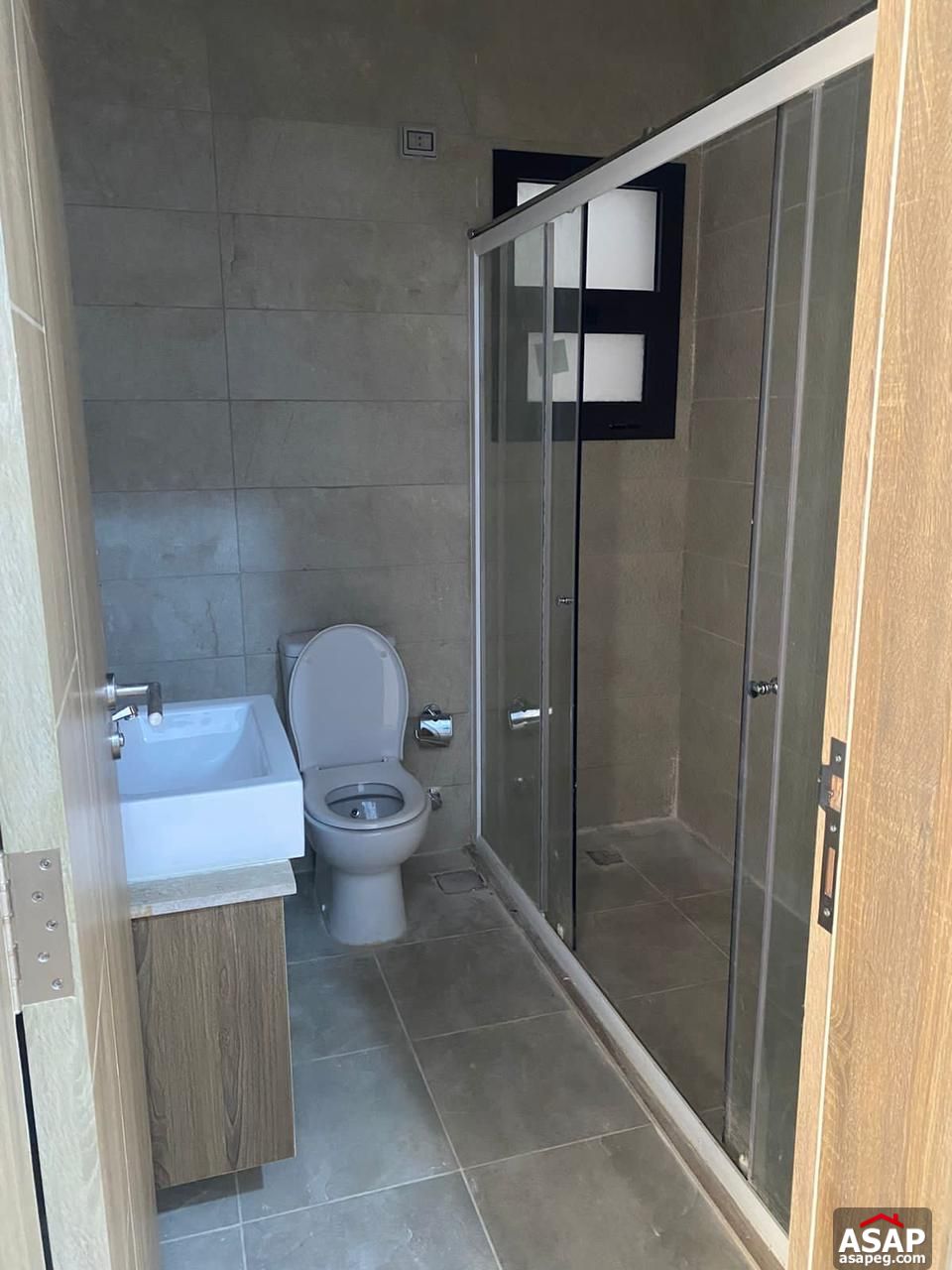 Apartment for Rent in Fifth Square Apartment for Rent in Fifth Square