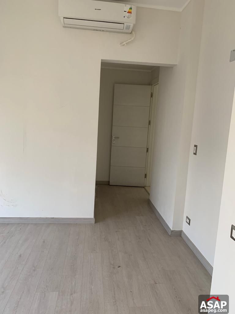 Apartment for Sale in Village Gate Compound Apartment for Sale in Village Gate Compound