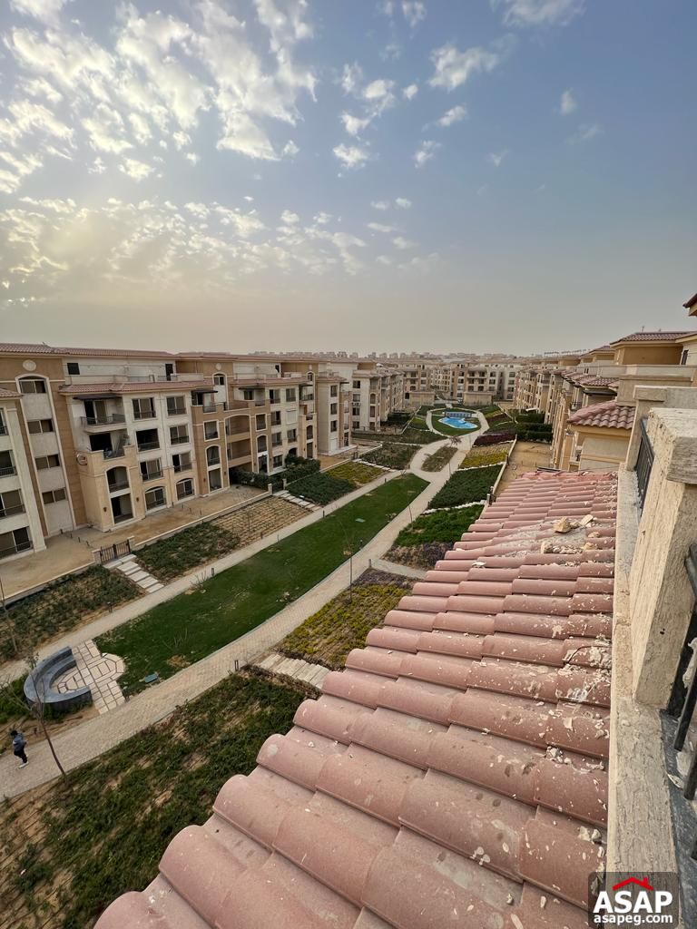 Penthouse with Lake View for Sale in Stone Residence Penthouse with Lake View for Sale in Stone Residence