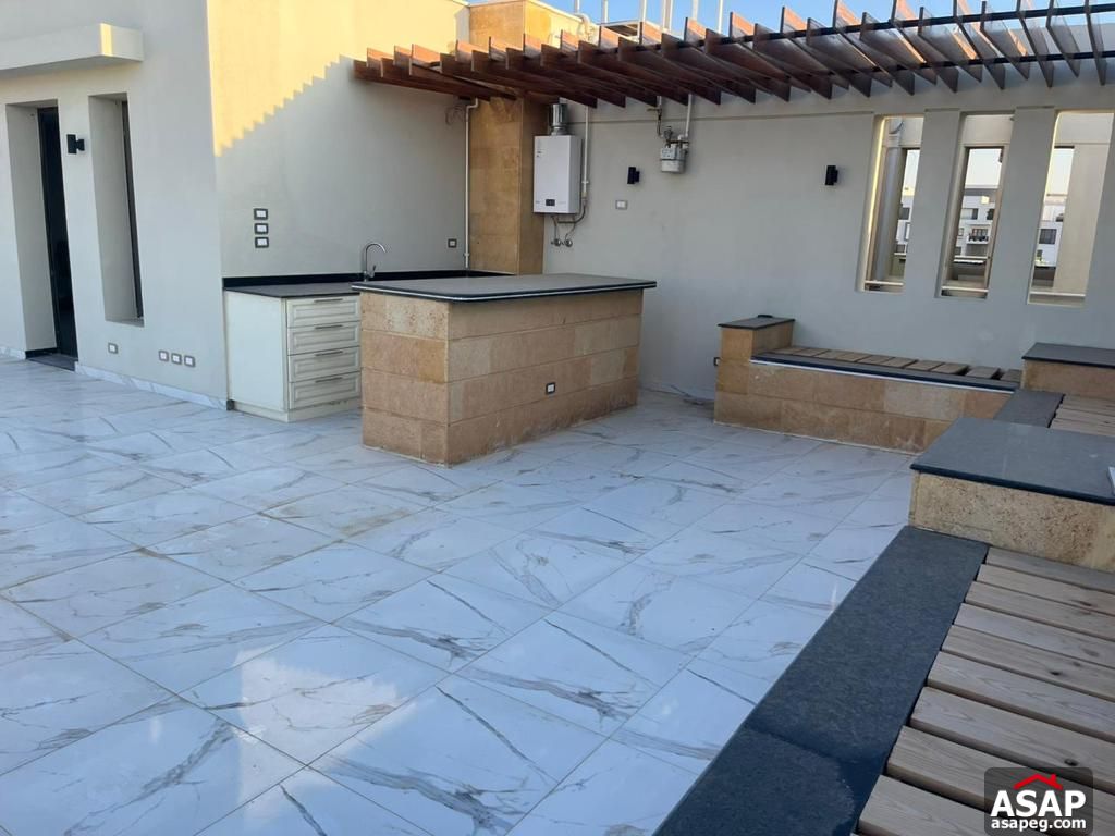 Triplex for Rent in Eastown Compound Triplex for Rent in Eastown Compound