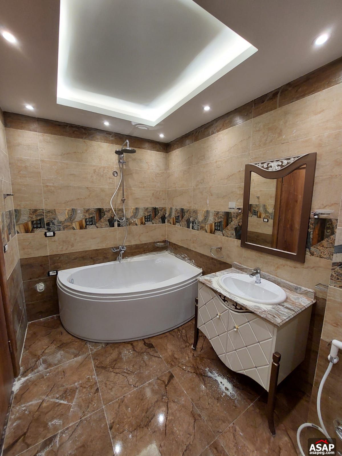 Apartment for Rent in Hyde Park