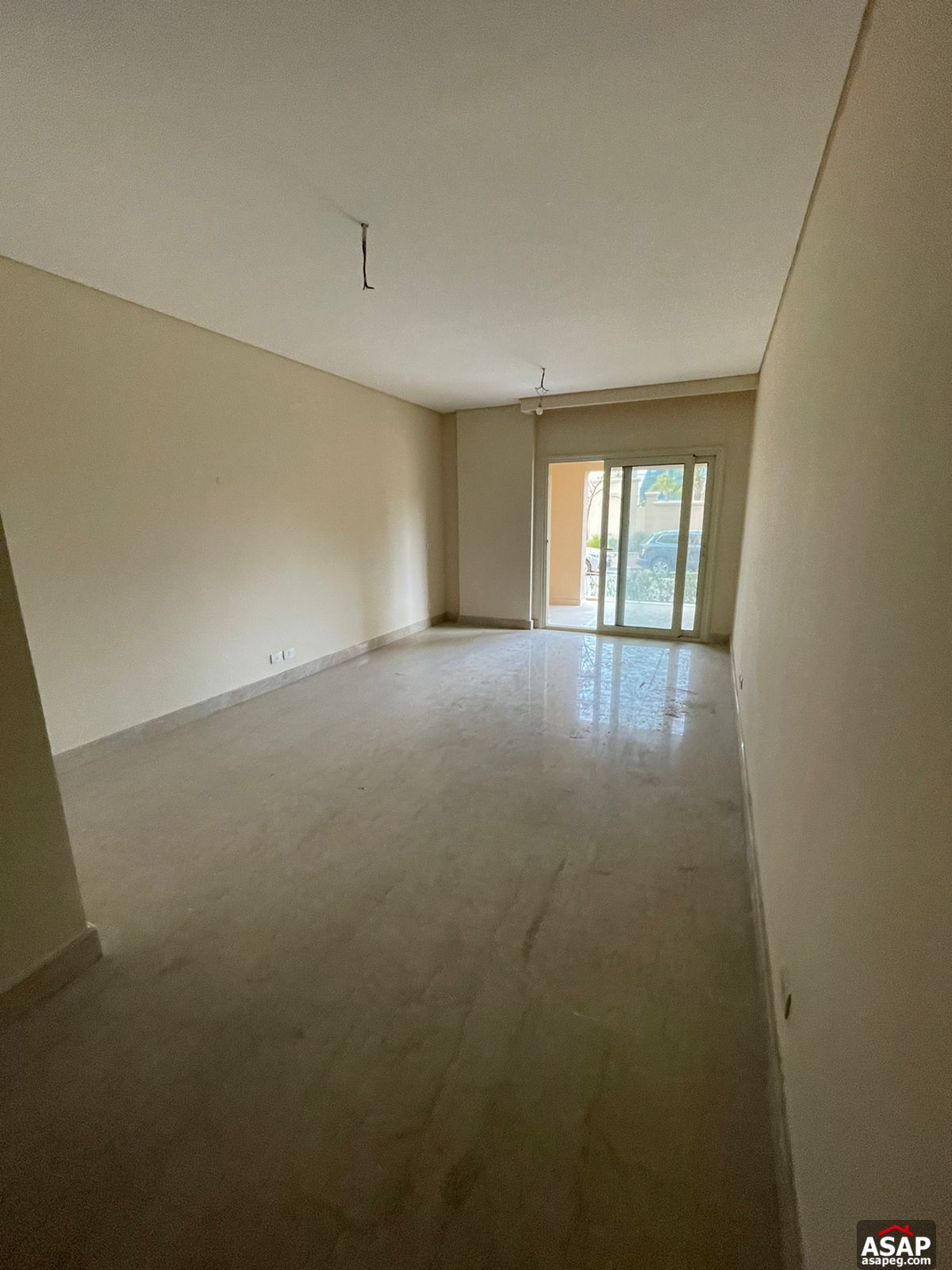 Ground Floor for Sale in 90 Avenue