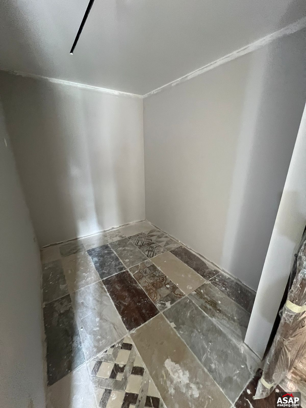 Apartment for Rent in Silver Palm Compound Apartment for Rent in Silver Palm Compound