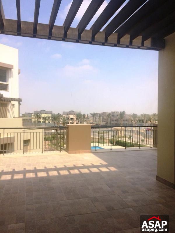 Apartment with Pool View in Uptown Cairo