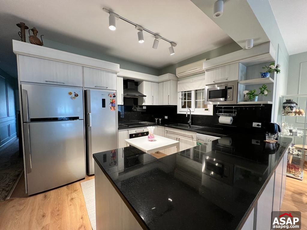 Furnished Apartment for Sale in Mountain View Hyde Park